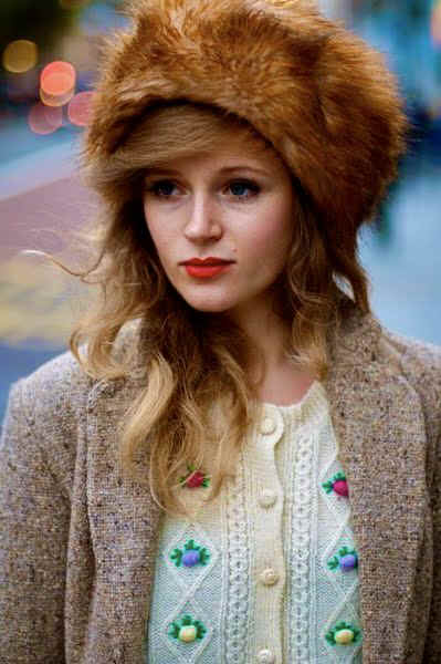 tumblr_ks6yi4xLVR1qzcp6io1_400.jpg (60755 bytes)